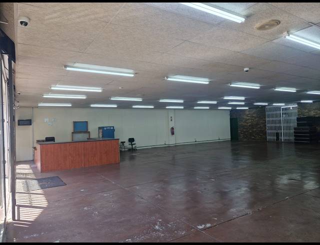 356M² BUILDING FOR SALE IN SPRINGS CENTRAL
